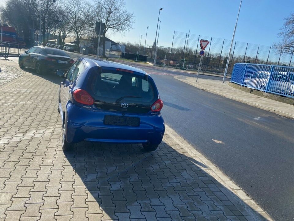 Toyota AYGO Blue in Düsseldorf