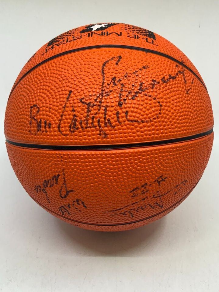 1988 Michael Jordan Autogramm Bulls Signiert Mini-Basketball COA in Nürnberg (Mittelfr)