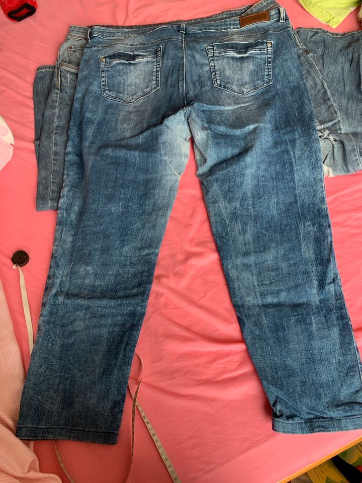 Jeans in Größe 50,4 Stück in Hannover