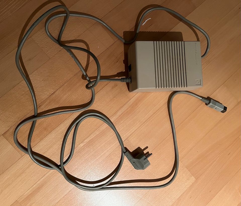 Commodore AMIGA 500 mit Netzteil in Krailling