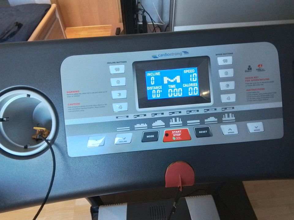 Laufband Cardiostrong TR-20 in Issum