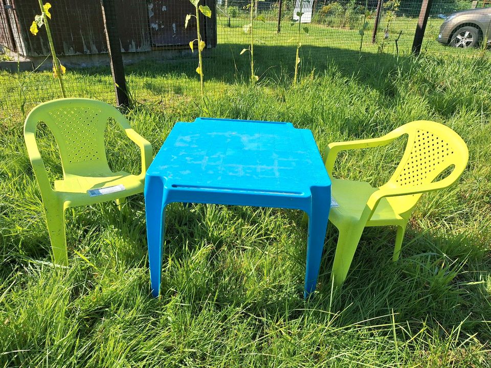 Gartenstühle mit Tisch für Kinder in Schwerin