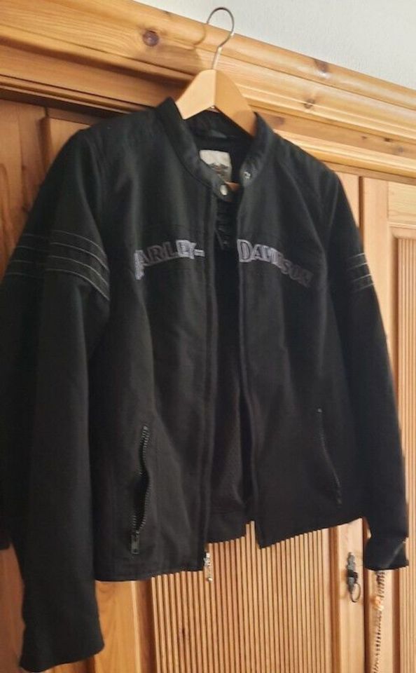 Harley Davidson Jacke mit Kaputzen Innenweste in Germersheim