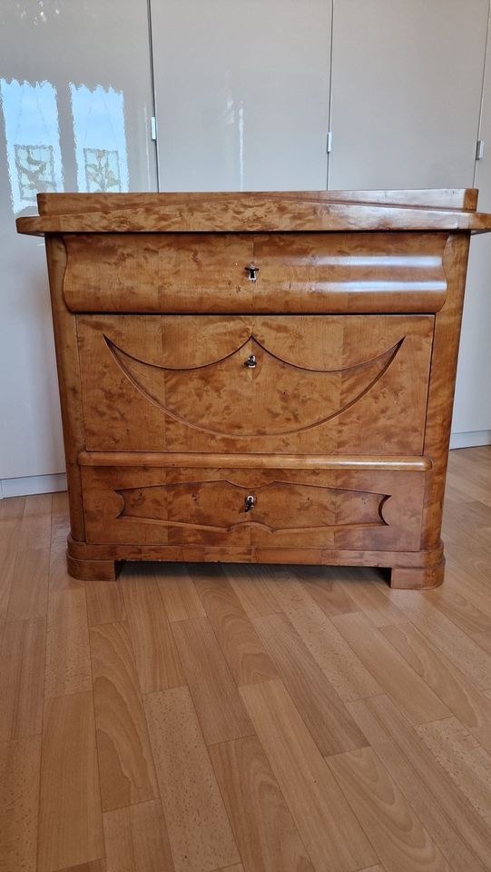 Kommode Birke Biedermeier ca von 1830 Schellack in Potsdam