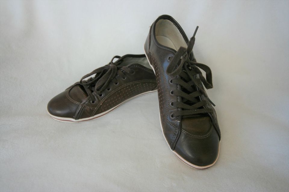 Buffalo Schuhe Schnürschuhe Sneaker Gr. 38 39 24 24,5 cm in Theismühlen