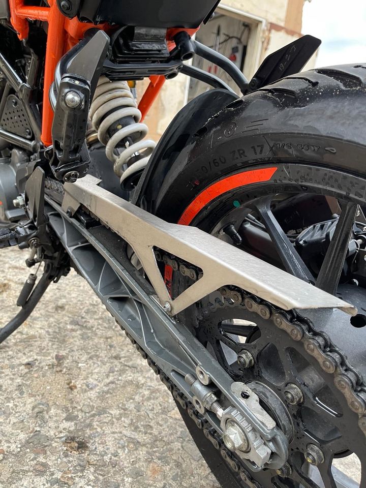 KTM Duke 125.  , orange, Baujahr 5/2020, Kilometer 13500 in Neuwied