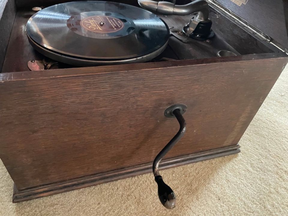 HMV (HisMastersVoice) - Grammophon Modell 109, 1920/1930 Jahre in Langgöns