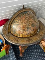 Antiker Globus Minibar aus Holz Niedersachsen - Oldenburg Vorschau