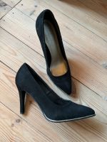 Damen Pumps High Heels Absatz spitz 37 Business schwarz Gold Sachsen - Eilenburg Vorschau