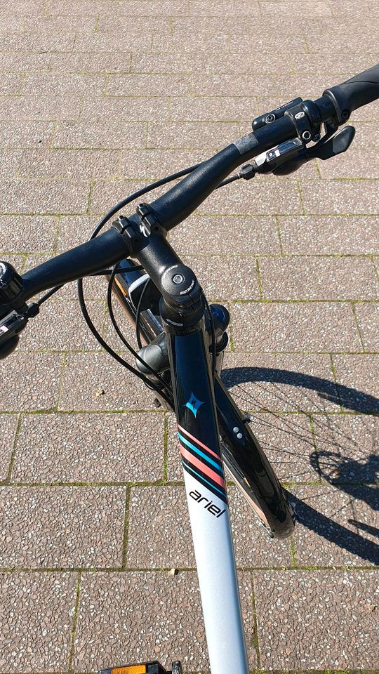 Specialized Ariel 28 Zoll Sport Disc Trekking Bike M Federgabel in Kriftel