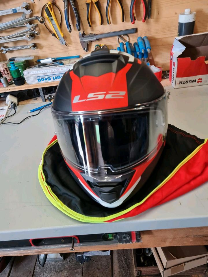 Motorradhelm LS2 in Neuschönau