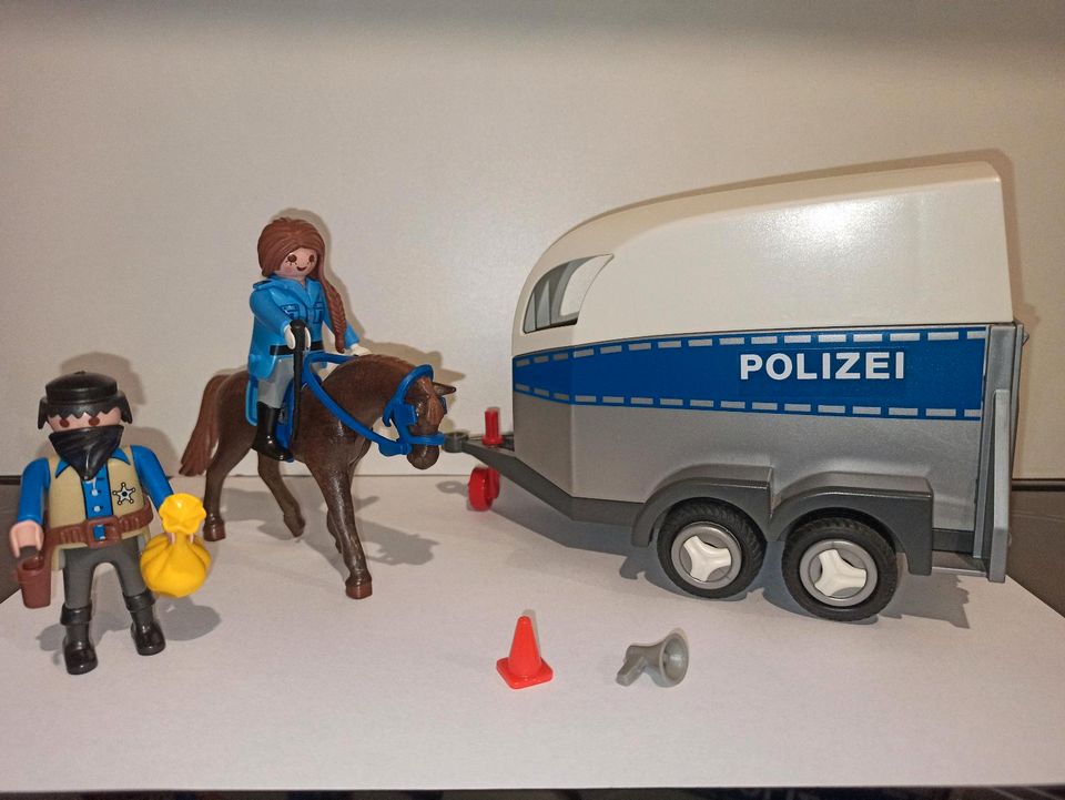 ❤Playmobil Spielfigur Set 6922❤Polizei Pferd Anhänger,Bankräuber in Eggolsheim