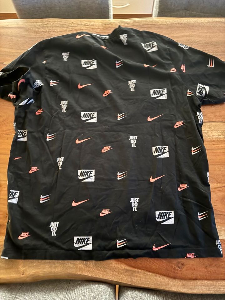 Nike T- shirt xxl Logo swoosh in Velbert