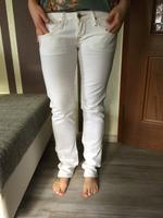 NEU weiße Hüft-Jeans von Fornarina in Gr. 30 Sachsen - Hoyerswerda Vorschau