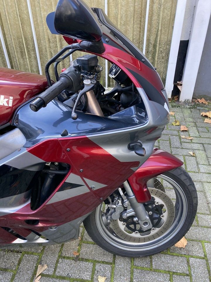 Kawasaki ZX9R Typ ZX 900 B aus 3-1995 wie abgebildet zu verkaufen in Bochum