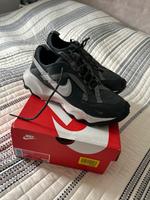 Nike sneaker Größe 41 neuwertig Nordrhein-Westfalen - Gummersbach Vorschau