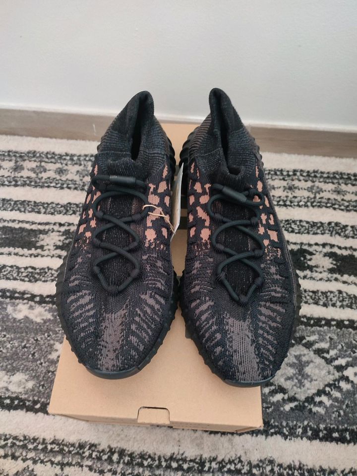 Adidas Yeezy 350 V2 CMPCT 'Slate Carbon' US12,5 in Berlin