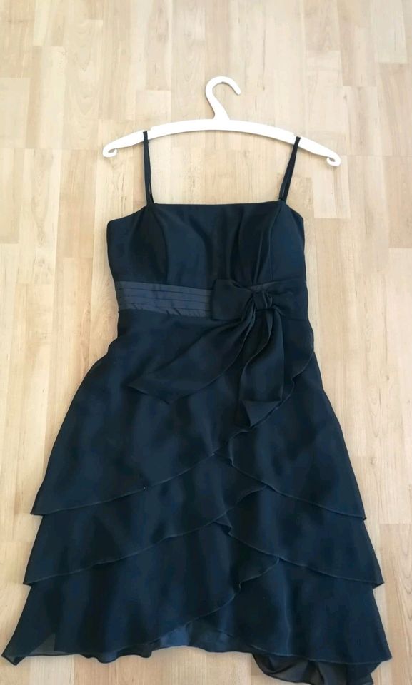 Cocktailkleid Größe 34 in Schönaich