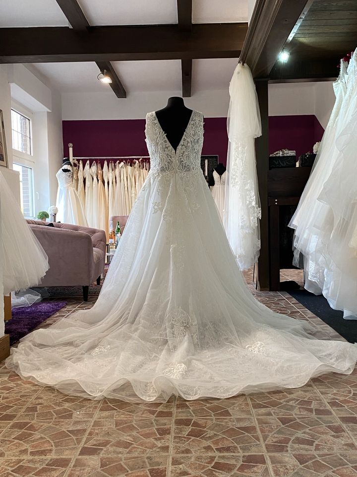 Brautkleid Hochzeitskleid Größe 50 in Metelen