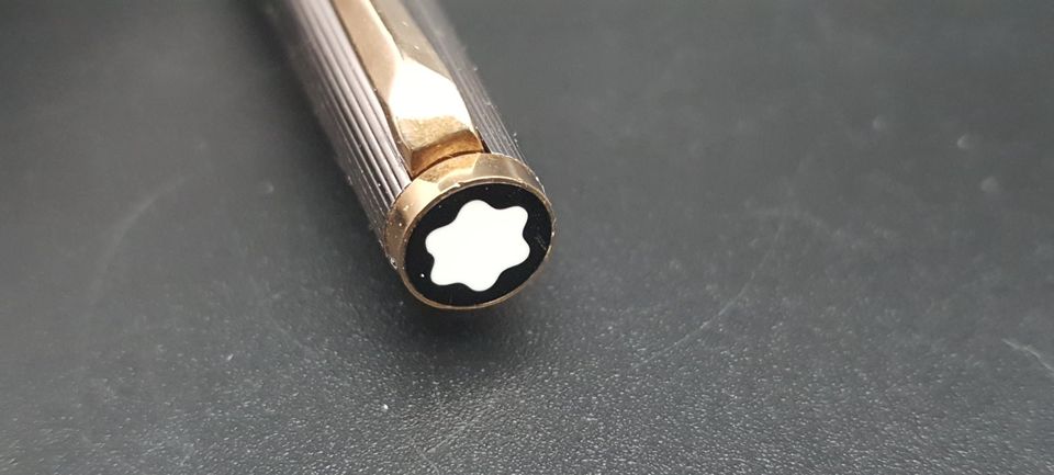 Montblanc Patronenfüller Classic Nr.222 schwarz / Metall in Hamburg