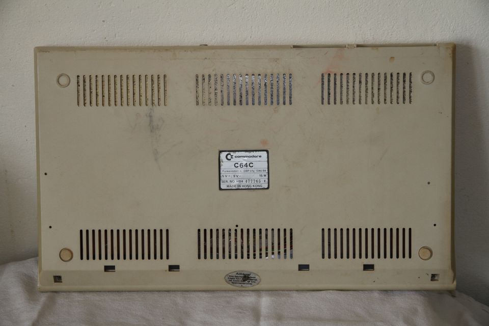 großes Commodore C64 Paket - ü. 15 kg - ua. 2x C 64, Floppy uvm. in Regensburg