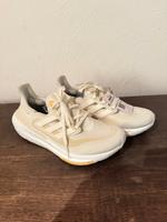 Adidas Ultraboost Light Größe 40 2/3 Baden-Württemberg - Tübingen Vorschau