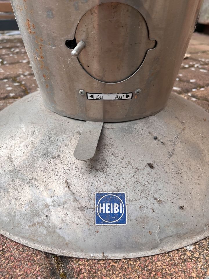 Heibi Metall Holzkohlengrill in Einhausen