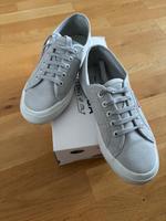 Superga Grau - Gr. 37 TOP Zustand Düsseldorf - Friedrichstadt Vorschau