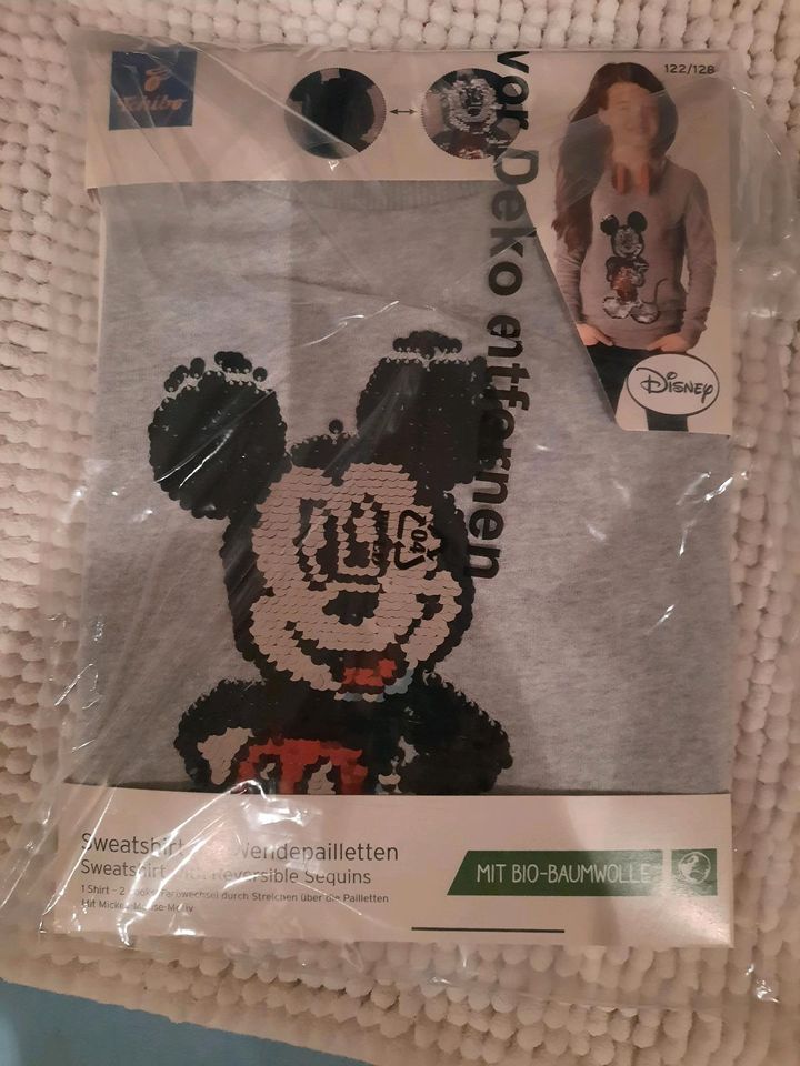 Pullover mit Wendepailetten, Mickey Mouse in Hünfeld