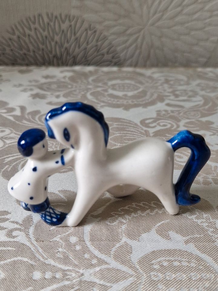 Russische Porzellanfigur - Mädchen mit Pferd - Made in USSR Gzhel in Essen