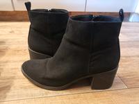Ankle Boots schwarz Wildleder 41 Tamaris H&M Stiefeletten Niedersachsen - Nordhorn Vorschau