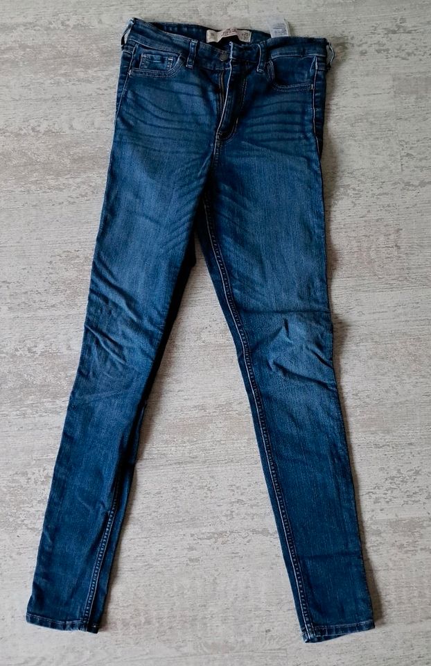 Blaue Jeans Hollister W25 / L31 in Moers