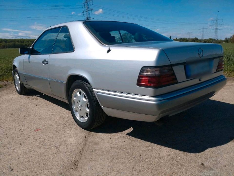 Mercedes W 124 Coupé 320 in Philippsburg