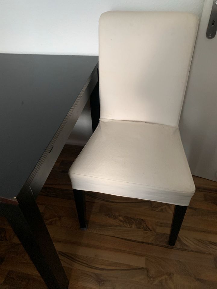Esstisch mit 6 Stuhlen in Kiel