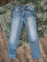 Blaue H&M Relaxed Skinny Tapered Leg Jeans Gr. 33/32 Herren Berlin - Charlottenburg Vorschau