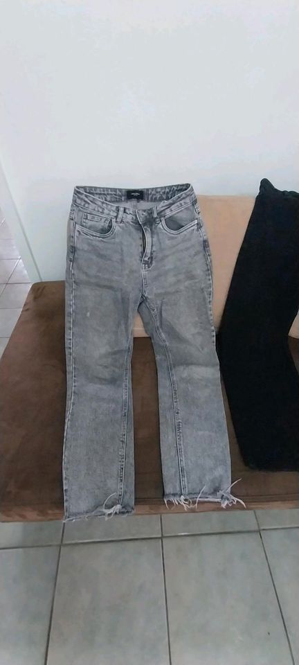 Mädchen Jeans und Hosen in Hückelhoven