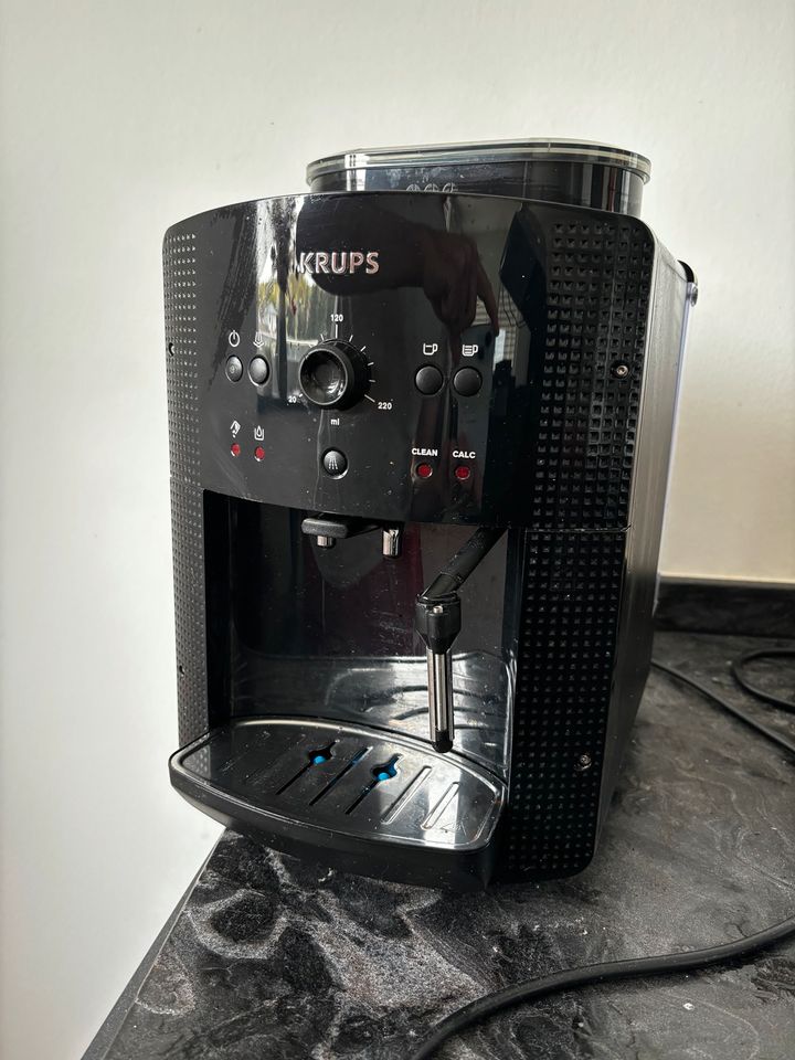 Krups Kaffeevollautomat EA81 in Neu-Anspach