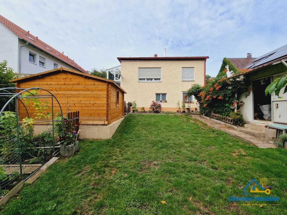 Sehr gepflegtes Zweifamilienhaus mit Garten in RegensburgSüd in Bayern