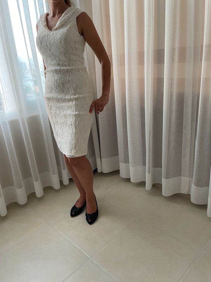 Creme-weißes Kleid für die Hochzeit in München