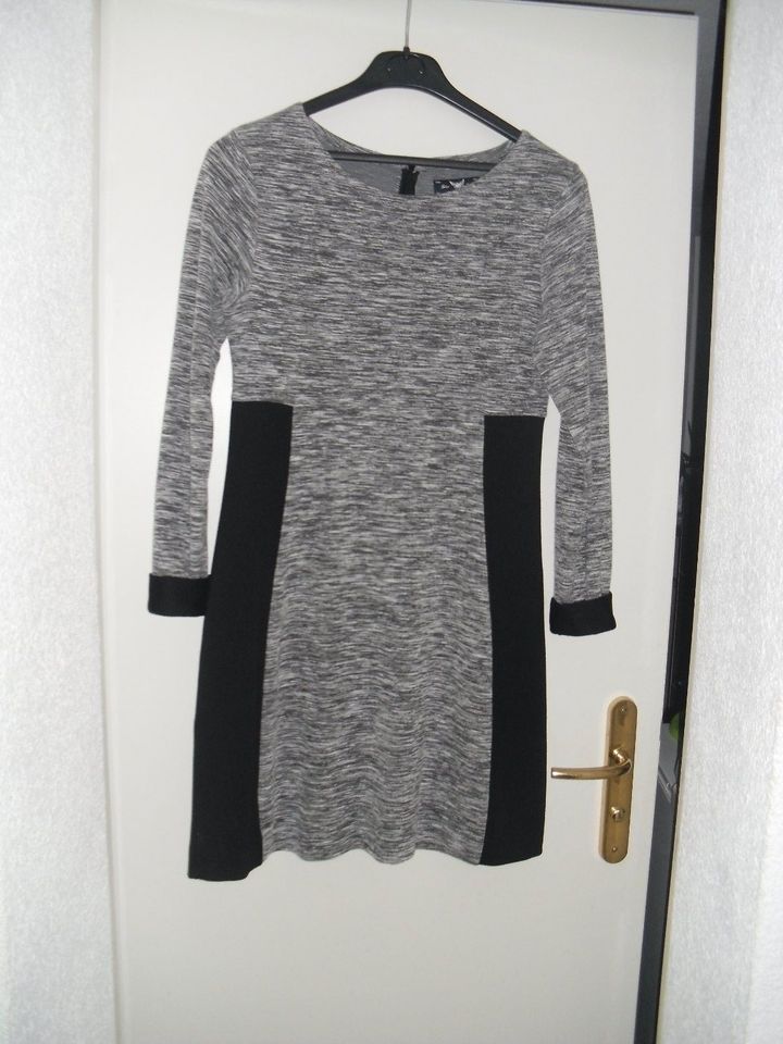 Kleid Jersey Grau-Schwarz Gr. 38/40 in Strausberg