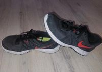 Nike Sneaker schwarz Gr. 35,5 Saarland - Saarlouis Vorschau