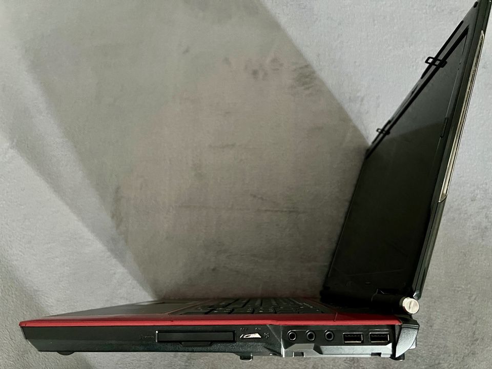 ASUS G71V Notebook 17,3“Zoll mit Neuer SSD Festplatte! in Offenbach