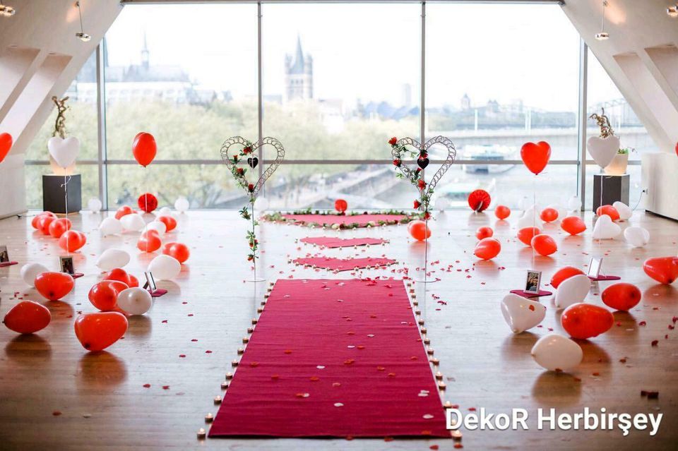 Heiratsantrag Banner Pankart Hochzeitsbogen roter Vip Teppich in Duisburg