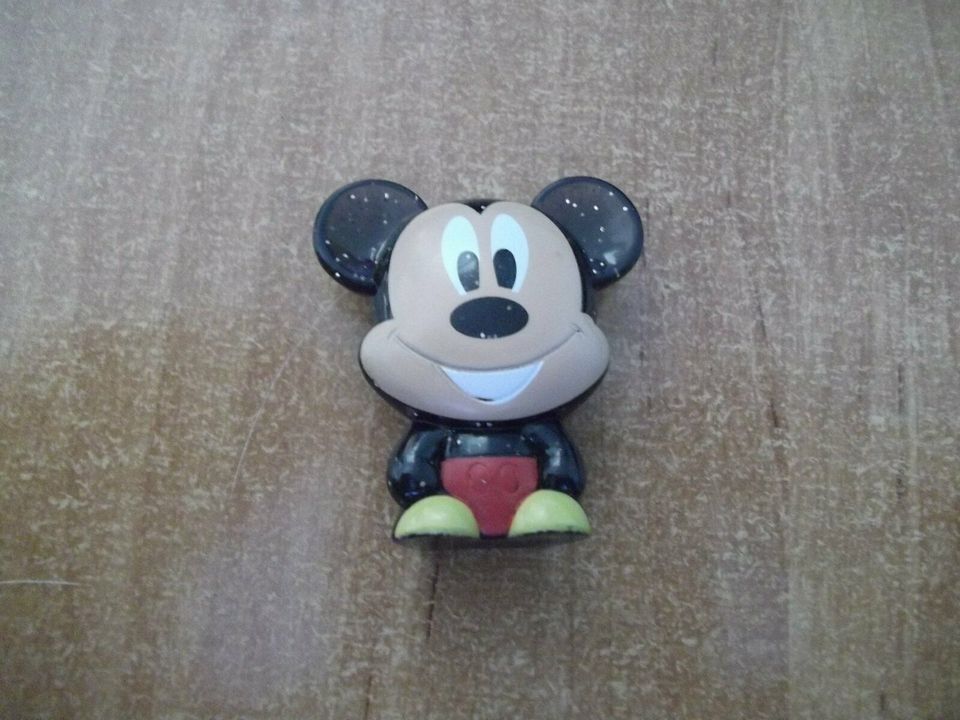 1 Mega Glitzer Micky Wikkeez Disney Figur von Rewe sehr gut in Eschborn