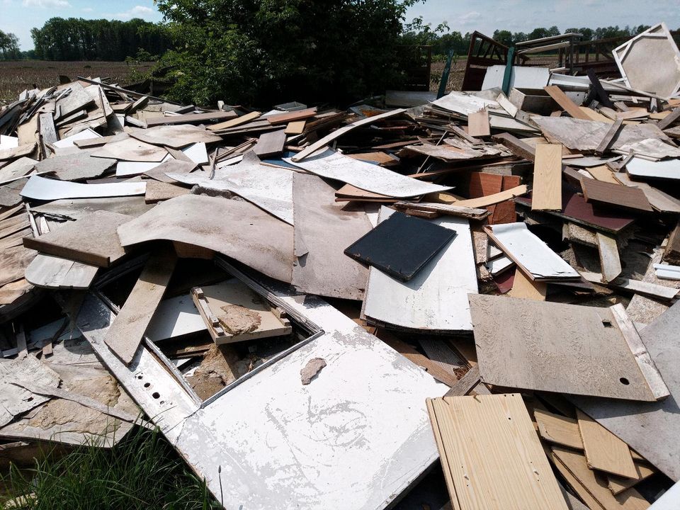 Holz platten zu verschenken in Wagenfeld