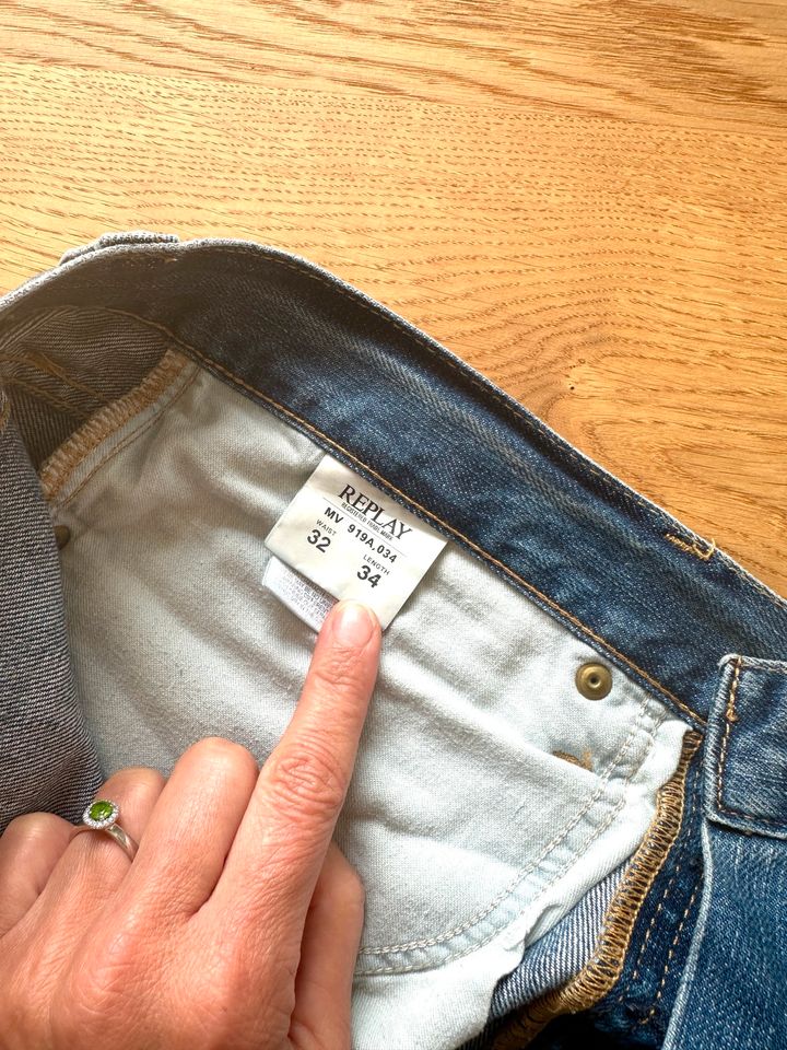 Replay Jeans Herren Größe 32 / 34 in Frankfurt am Main