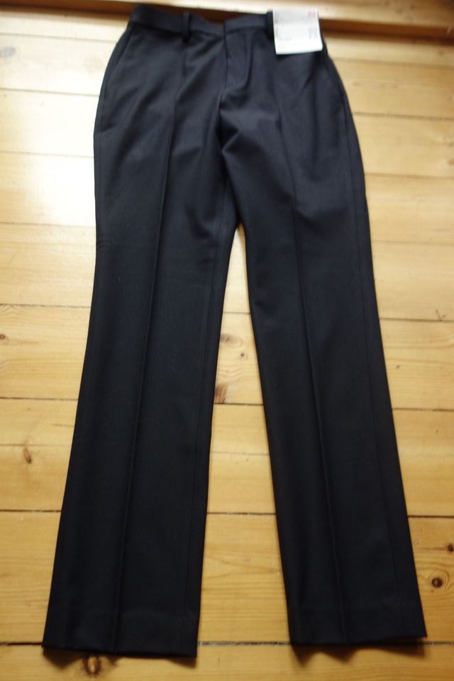 NEU UNIQLO HEATTECH SMART (SLIM STRAIGHT HOSE) GR.S in Berlin