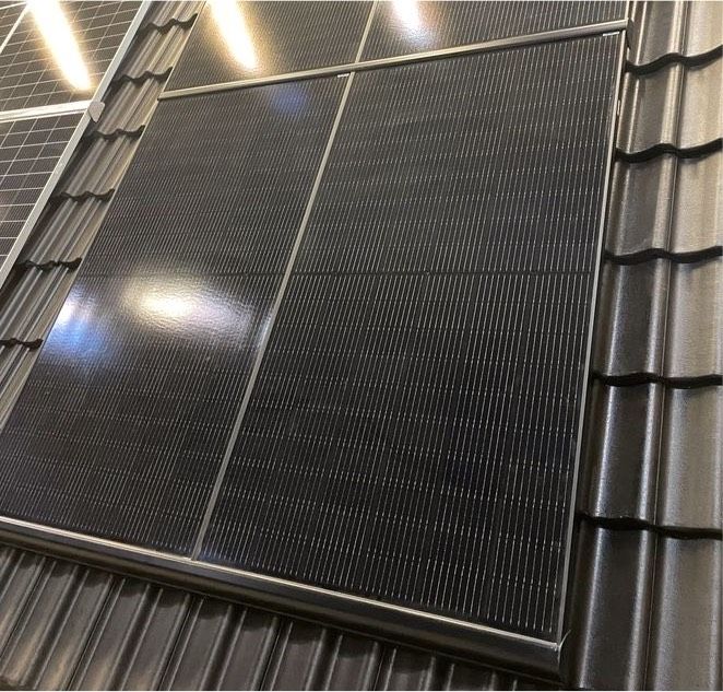 Balkonkraftwerk 2 x Ja Solar 405 Watt/p Black in Wiefelstede