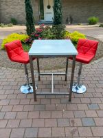 Tisch mit zwei Barhockern / rote Barhocker Nordrhein-Westfalen - Verl Vorschau