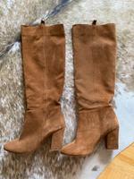 Kniehohe Stiefel von Zara in Wildlederoptik, Größe 39 Bayern - Augsburg Vorschau
